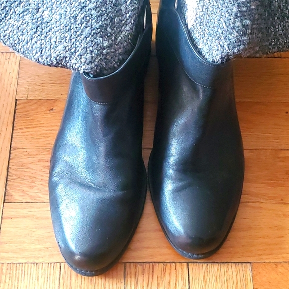 Stuart Weitzman boots - Picture 5 of 9